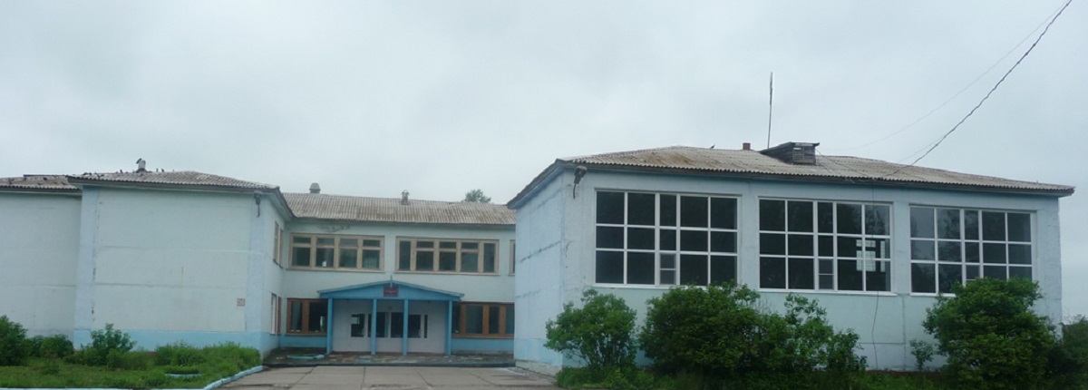 Центральный вход школа